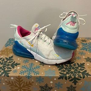 Womens Nike Air 270